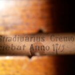 🎻Descubre el precio del violín 🎻 Antonius Stradivarius Cremonensis Faciebat anno 1713 y deslúmbrate con su historia